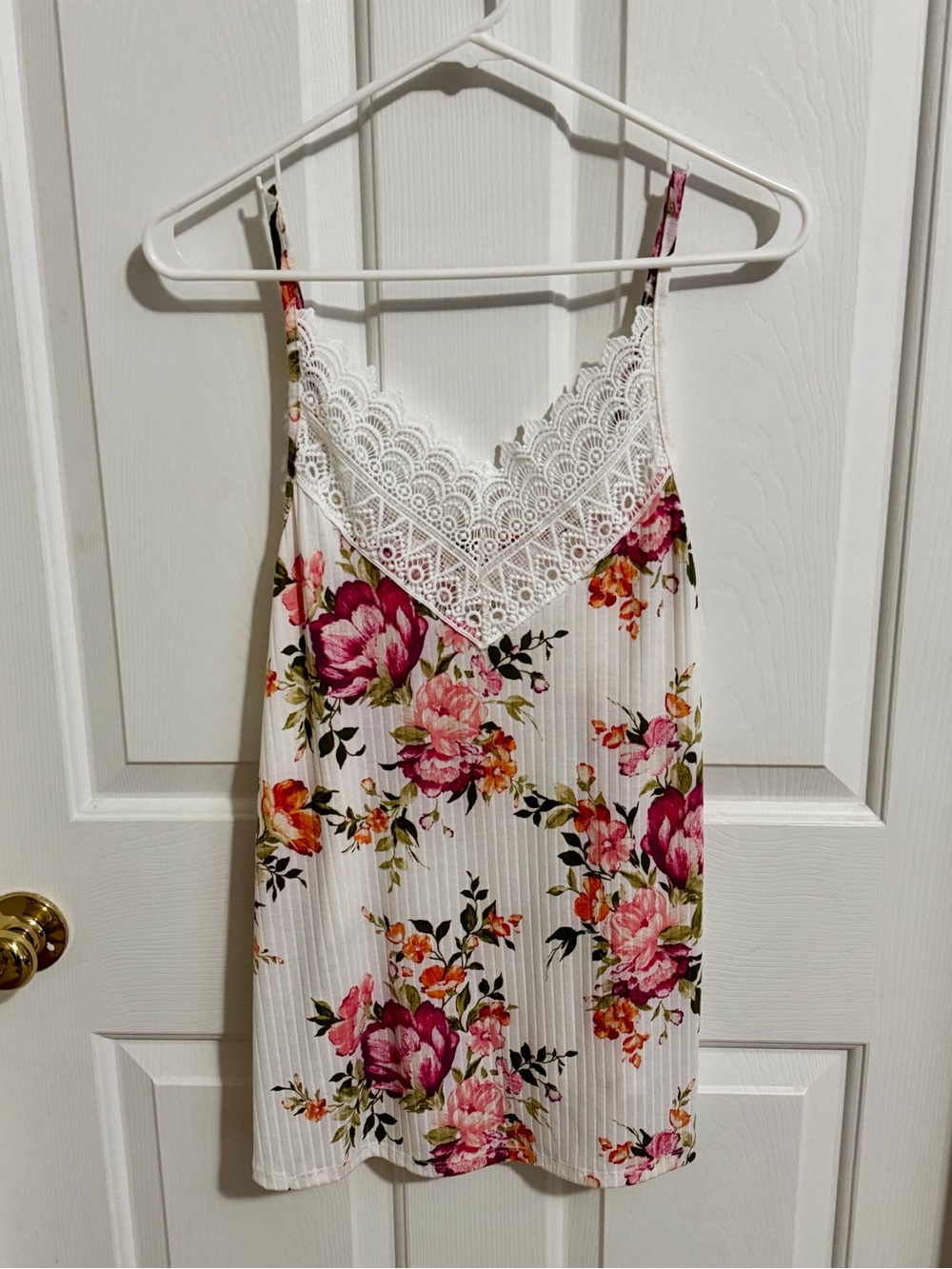 NWOT BIBI  Floral Lace-Trim Cami Tank Top - White with Pink Floral
